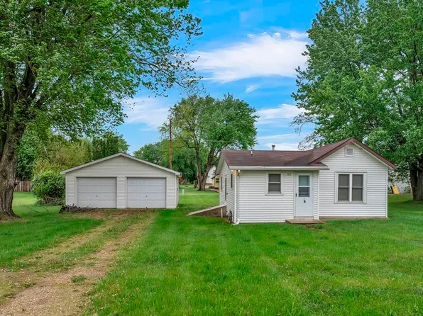 107 S 4th St, Terril, IA 51364