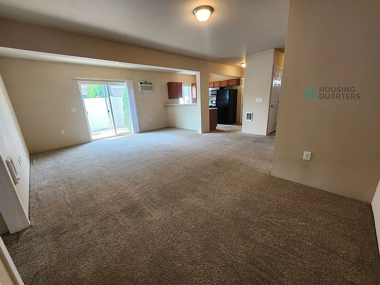 5120 E Grace Ave — Photo 4