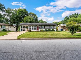 728 Riderwood Dr, Hazelwood, MO 63042