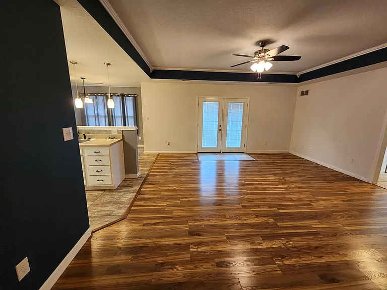 3003 NE Walnut Grove Rd — Photo 4