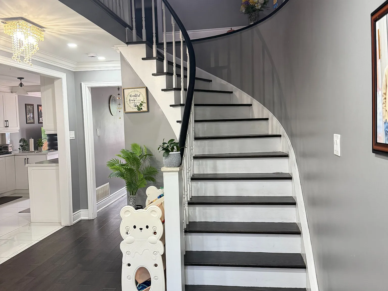3 bed, $3,000 — Photo 3