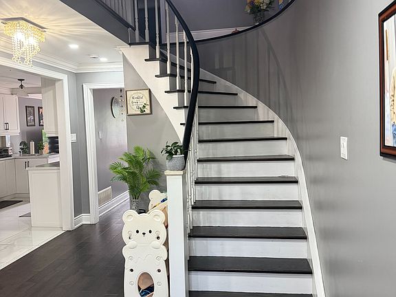 3rd image of 62 Trewartha Cres