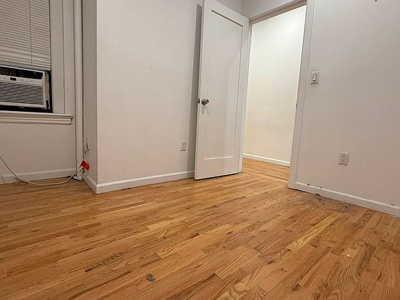 5th image of 258 W 22nd St APT 3B