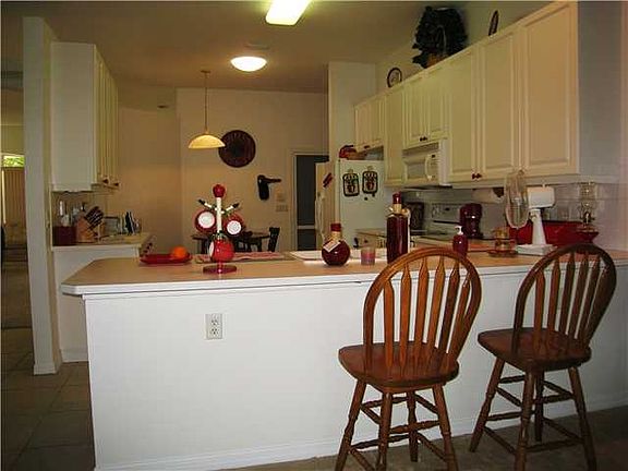 4th image of 618 NW Lambrusco Dr