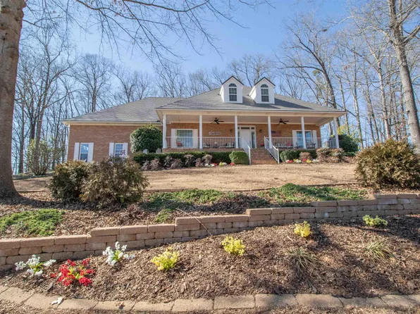 614 Woodland Hills Dr, Springville, AL 35146