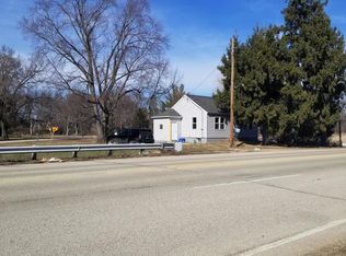 36818 Sunset Dr, Oconomowoc, WI 53066