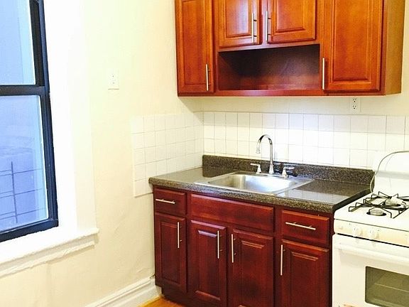 2nd image of 351 E 21st St #2R
