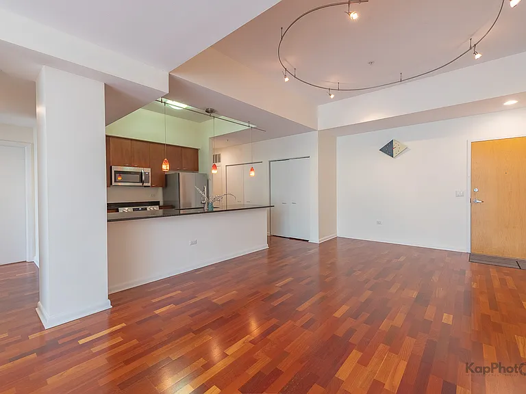 1720 Oak Ave #201 — Photo 7