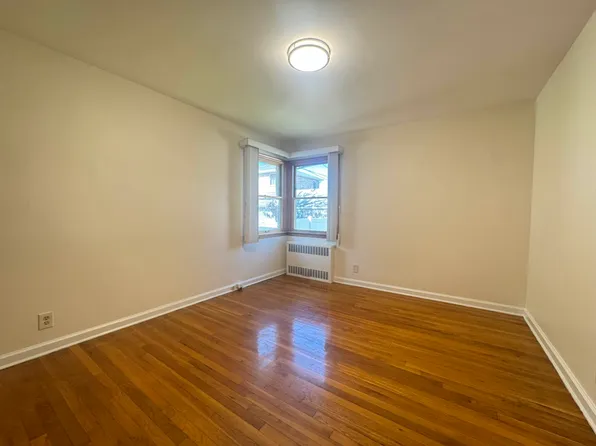 151-11 23rd Avenue image 8 of 10