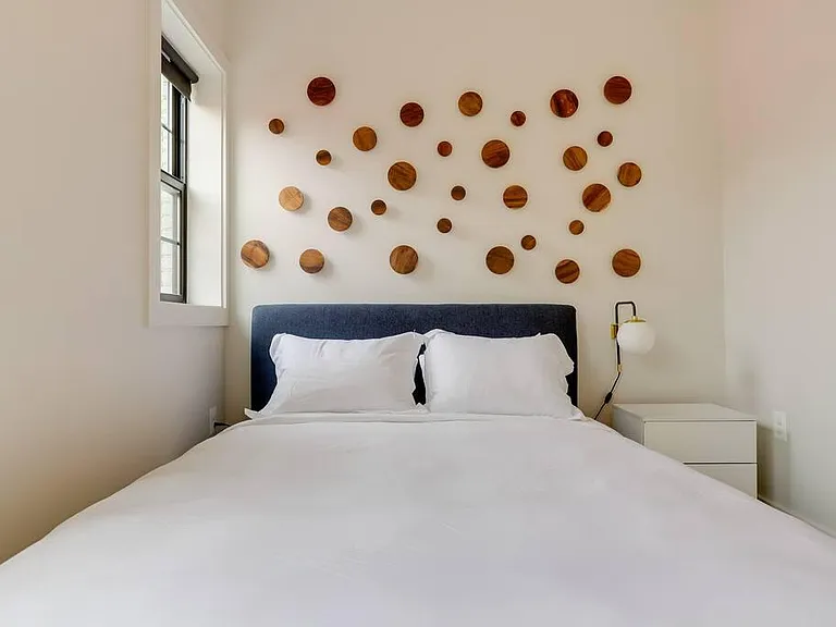 712 G St SE #101 — Photo 7
