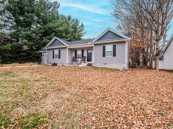 500 Meadowlane Dr, Cave City, KY 42127