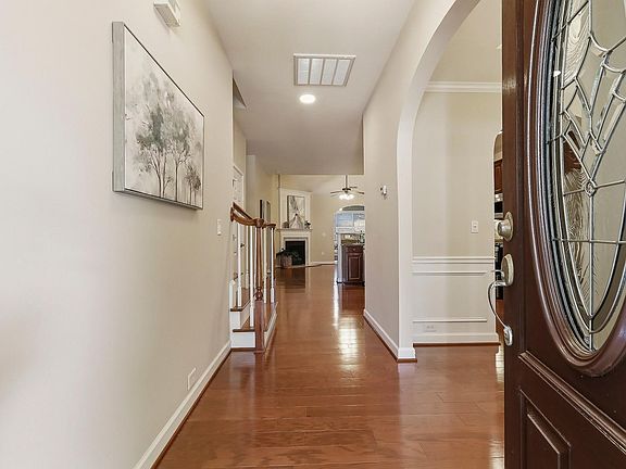 3rd image of 266 Meadow Beauty Dr