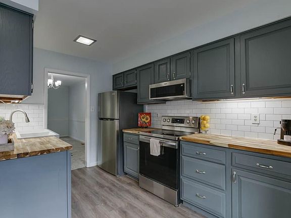 2nd image of 9 Bromley Dr