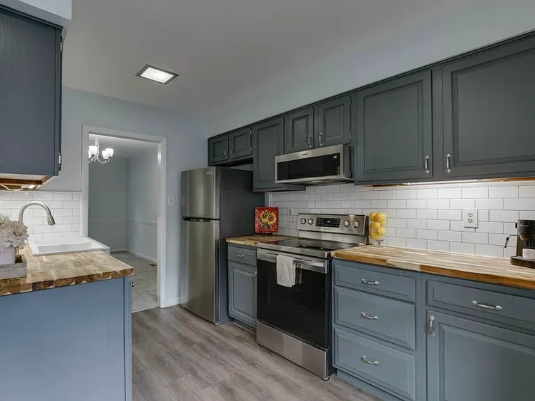 9 Bromley Dr — Photo 2