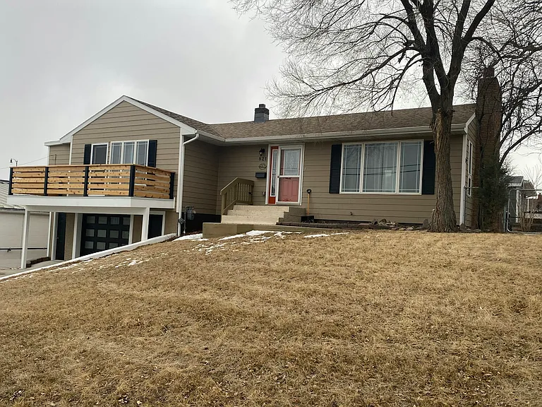 821 Flormann St — Photo 14