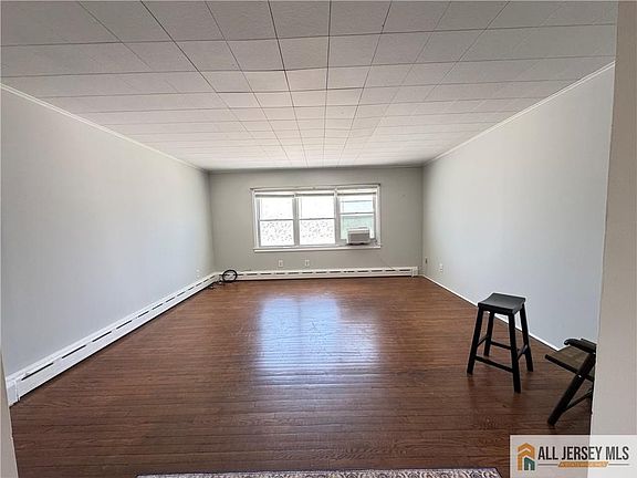 5th image of 625 Bound Brook Rd APT 2
