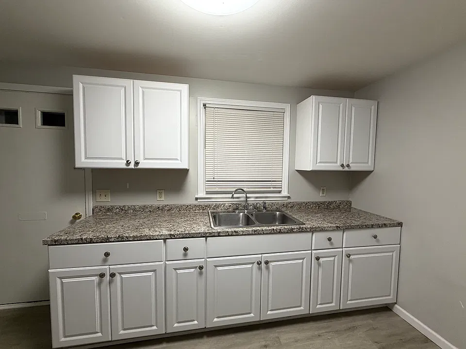 31 E Main St #7