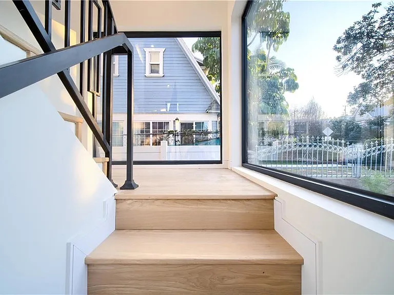 616 N Mariposa Ave — Photo 11
