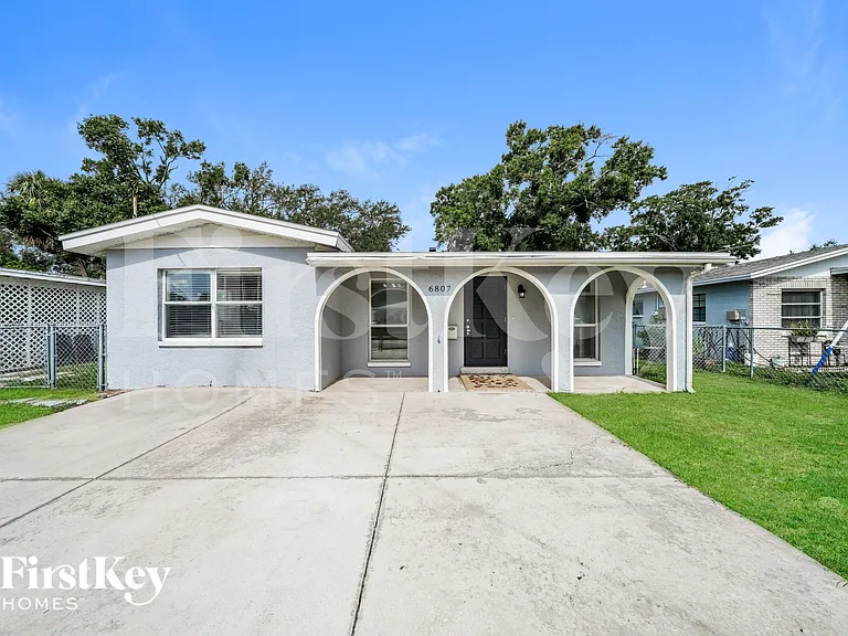 6807 S Cortez Ave — Photo 1