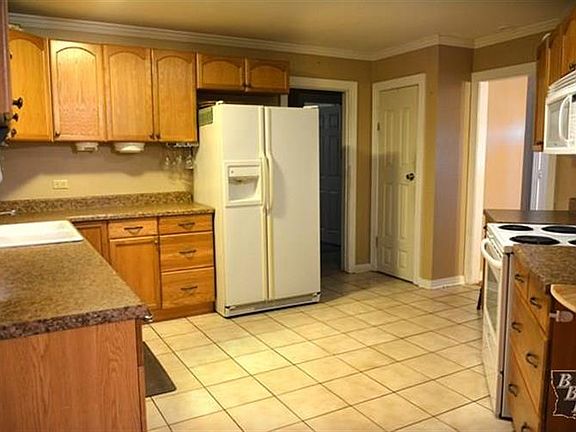 4th image of 518 Highland Dr