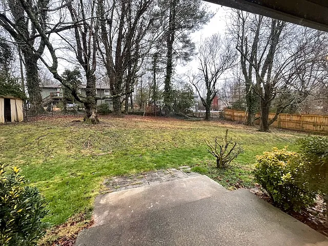 37 Imperial Ct — Photo 16