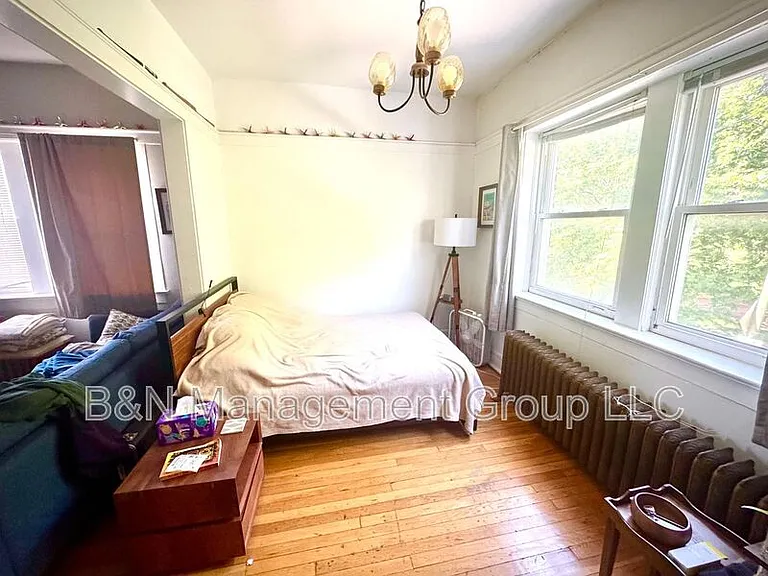 1061 W Dakin St #2 — Photo 11
