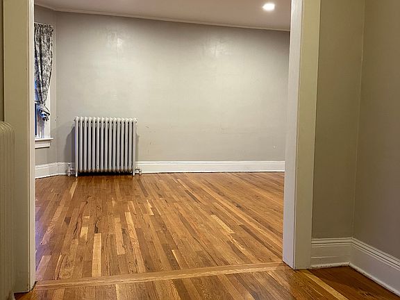 5th image of 29 Euclid Ave Unit 2