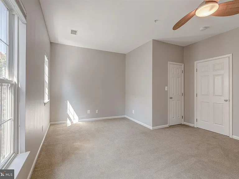 5140 Donovan Dr — Photo 24