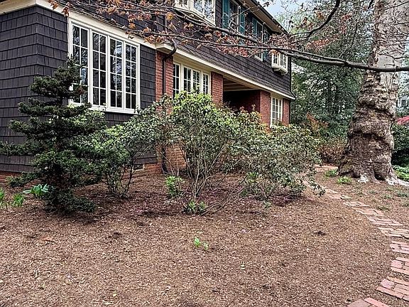 2nd image of 511 Edgevale Rd