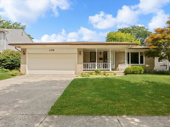 1175 Charrington Dr, Troy, MI 48083
