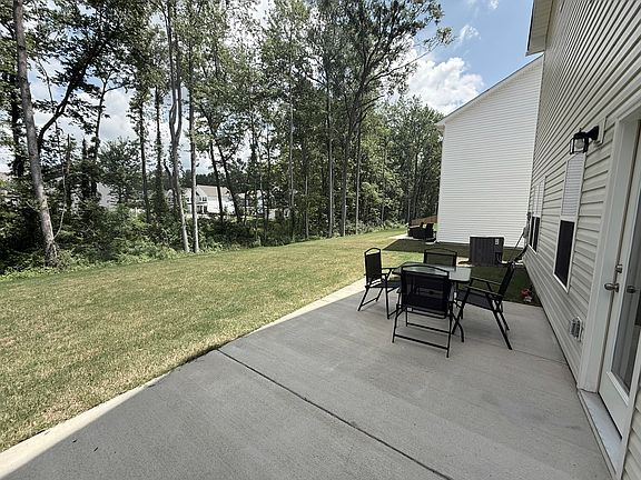 3rd image of 6135 Moonview Ct