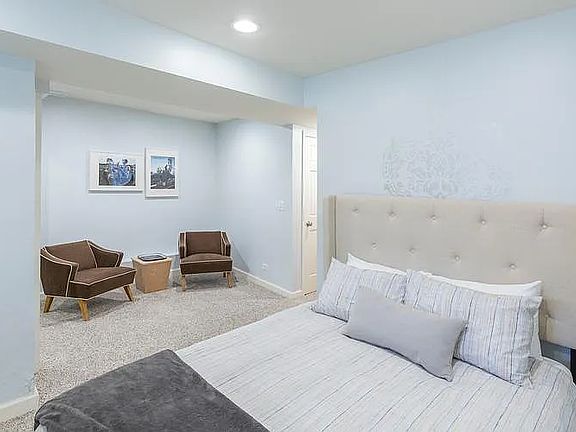 4th image of 2038 W Huron St #1