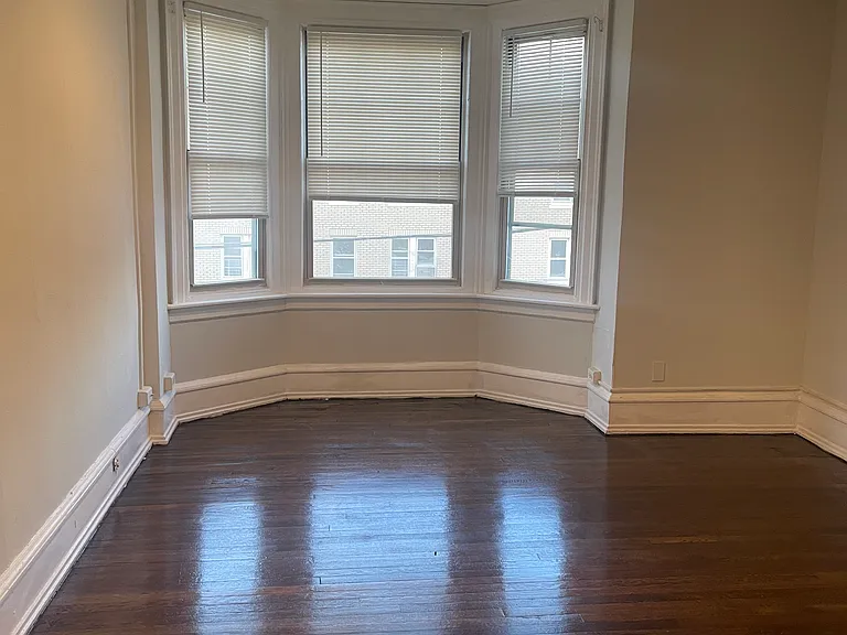 Alexandria Apartments — Photo 11