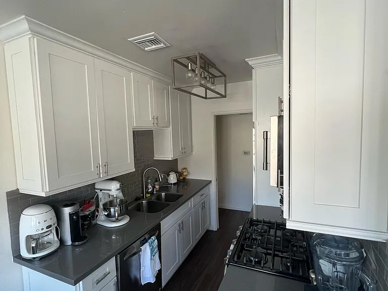 829 Euclid St #10 — Photo 6
