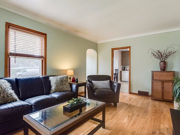 5th image of 1471 Maywood St