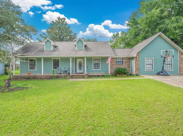 253 Grand Prix Dr, Crestview, FL 32536
