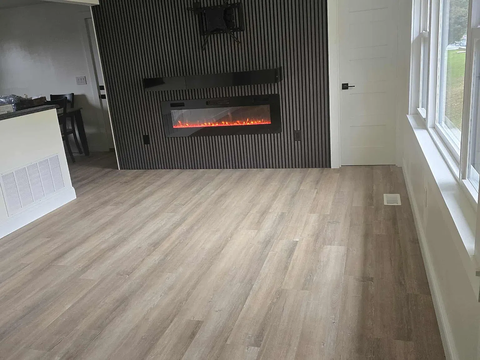 2 bed, 1.5 bath, 1100 sqft, $1,500 — Photo 2