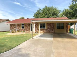 1100 Frances St, Burkburnett, TX 76354
