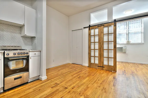 Rented by REAL New York | media 12