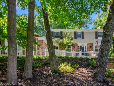 32533 Robinhood Dr, Beverly Hills, MI, 48025