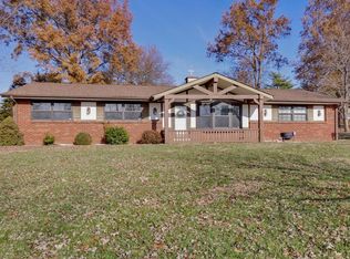 955 Woodway Dr, Fenton, MO 63026