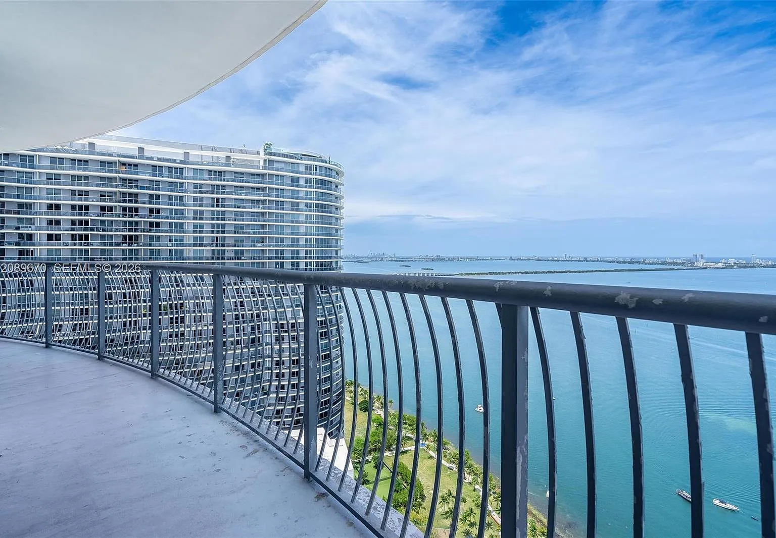 Opera Tower Condo — Photo 4