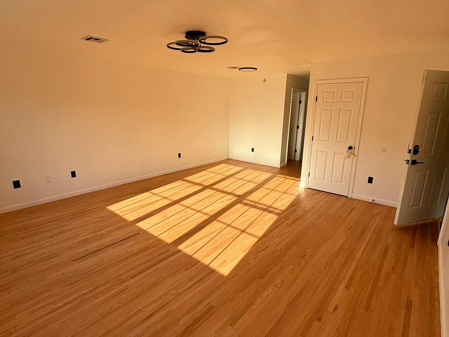 43 Seabury St — Photo 3