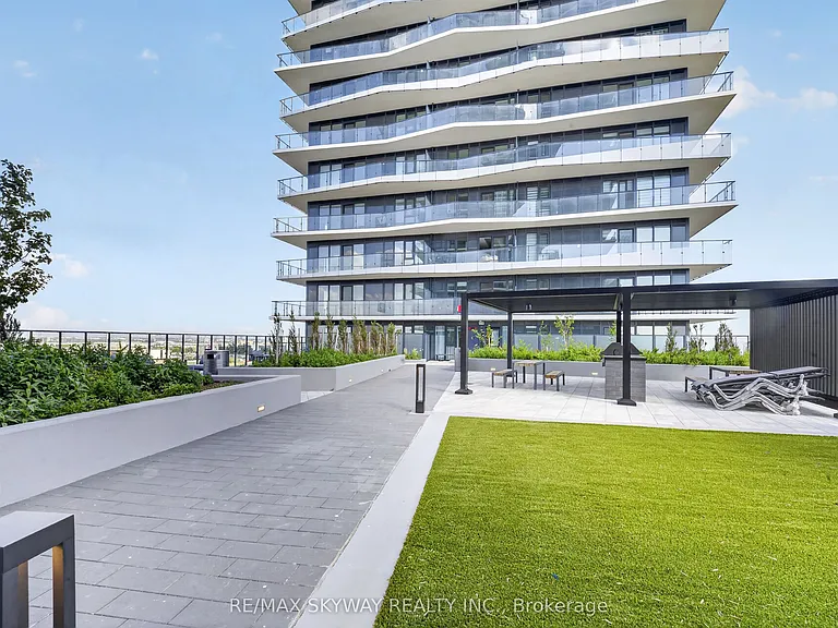 15 Skyridge Dr #521 — Photo 22