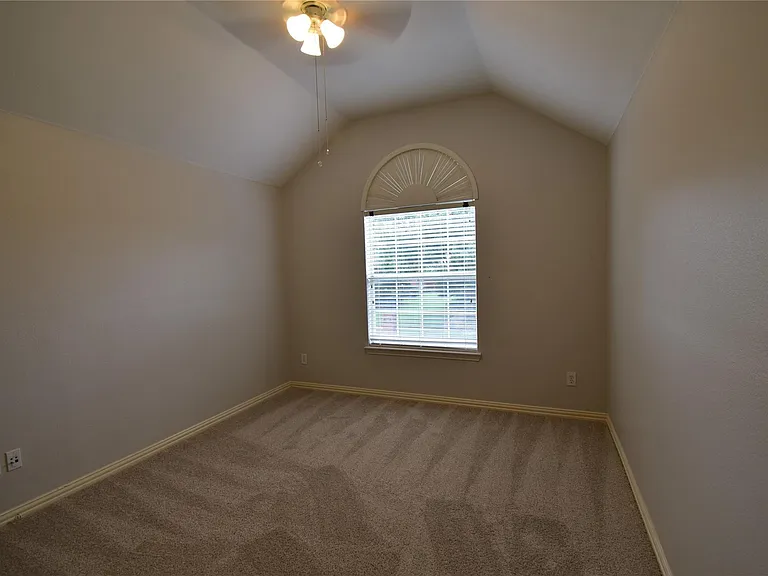 7995 Quiet Meadow Ln — Photo 16