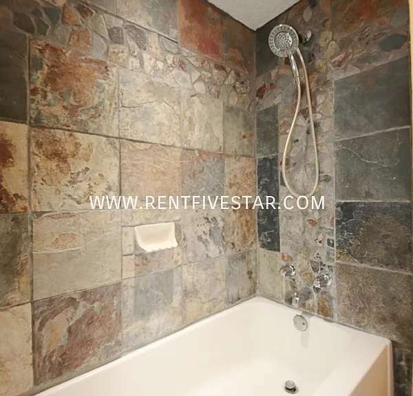 744 N 11th Ave — Photo 8