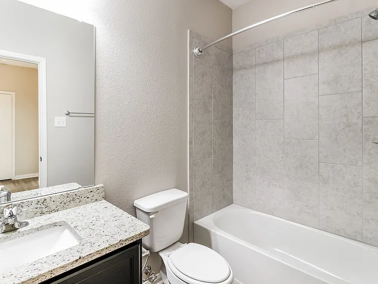 204 Aaron St — Photo 15