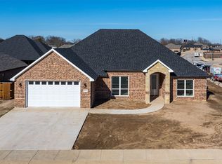 512 Limestone Cir, Mabank, TX 75147