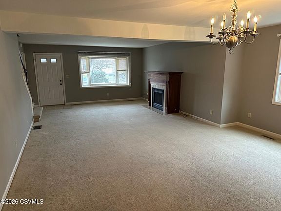 4th image of 312 Birchtree Ln