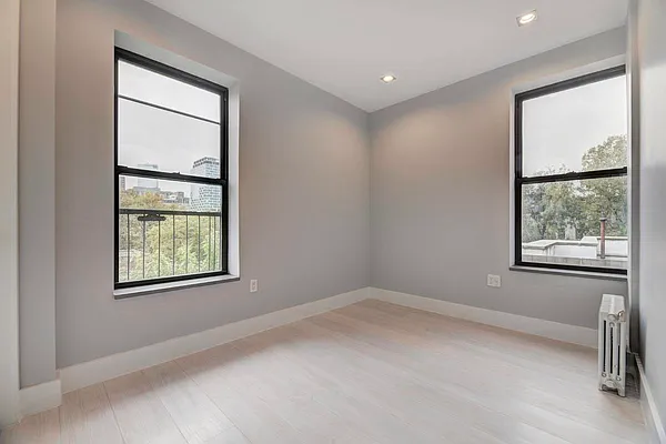 Rented by REAL New York | media 16